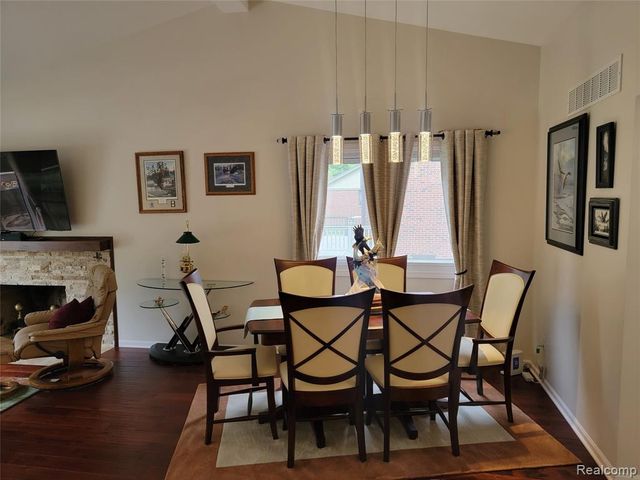 201 Sandalwood Drive, Rochester Hills, MI 48307