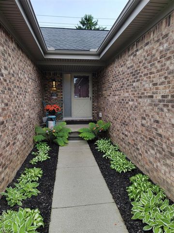 201 Sandalwood Drive, Rochester Hills, MI 48307