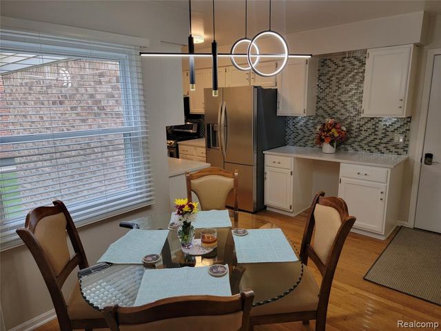 201 Sandalwood Drive, Rochester Hills, MI 48307
