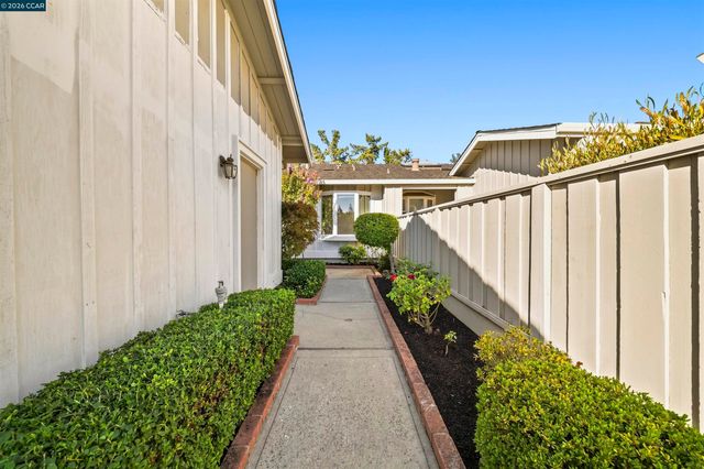2124 Presidio Ct, Danville, CA 94526