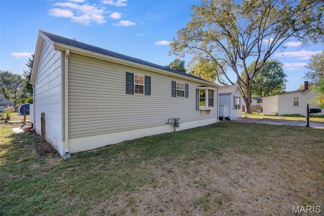 9 N Delaware Avenue, Belleville, IL 62221