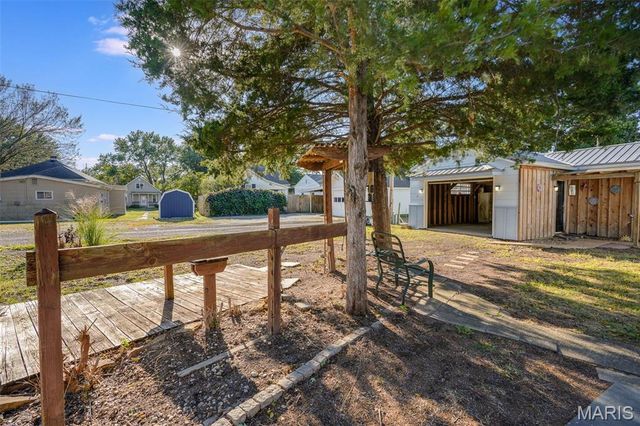 9 N Delaware Avenue, Belleville, IL 62221