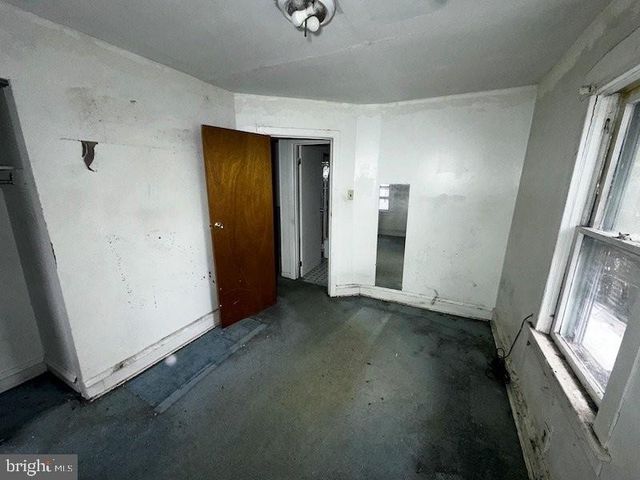 300 LINDEN AVE, Oaklyn, NJ 08107