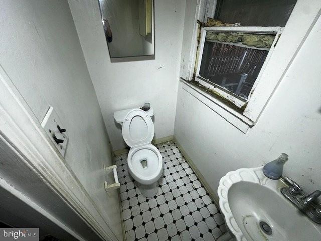 300 LINDEN AVE, Oaklyn, NJ 08107