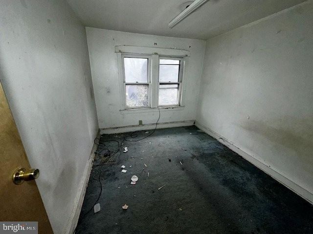 300 LINDEN AVE, Oaklyn, NJ 08107