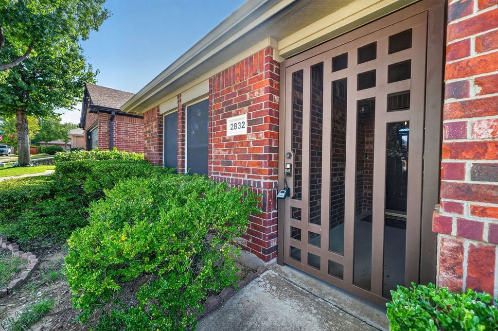 2832 Trailhouse Drive, Dallas, TX 75237 — photo 4