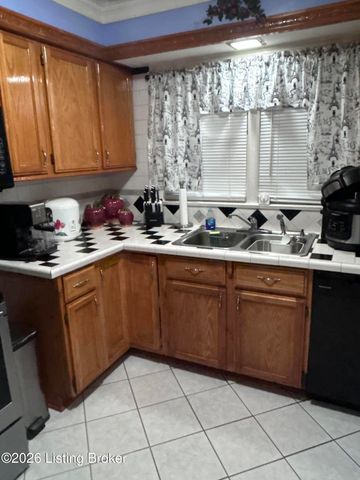 1309 Carol Jean Ct, Louisville, KY 40215