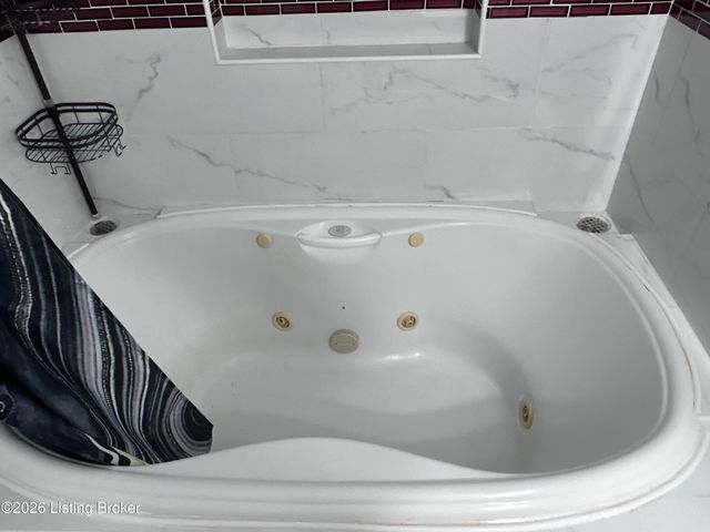 1309 Carol Jean Ct, Louisville, KY 40215