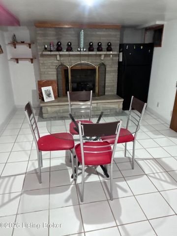 1309 Carol Jean Ct, Louisville, KY 40215