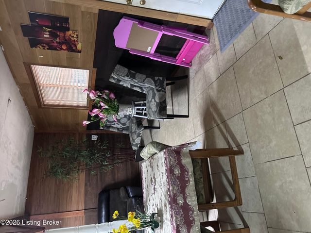 1309 Carol Jean Ct, Louisville, KY 40215