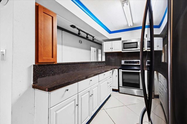 3072 E Olive Road, Pensacola, FL 32514