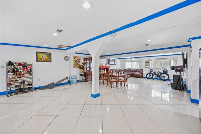 3072 E Olive Road, Pensacola, FL 32514