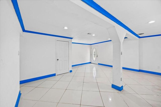 3072 E Olive Road, Pensacola, FL 32514