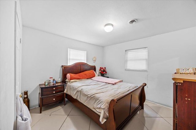 3072 E Olive Road, Pensacola, FL 32514