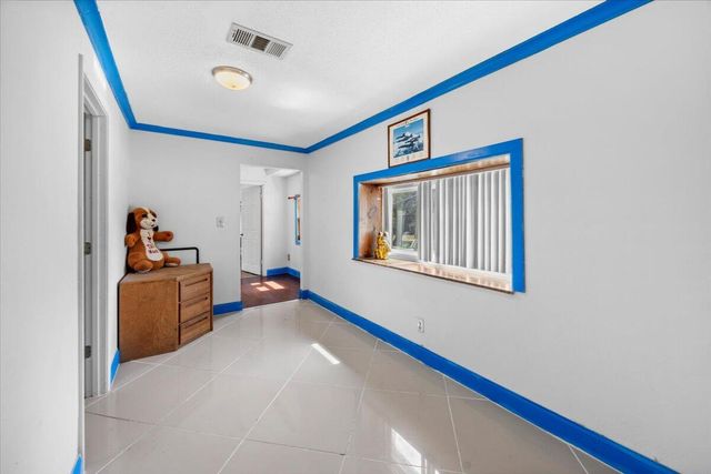 3072 E Olive Road, Pensacola, FL 32514