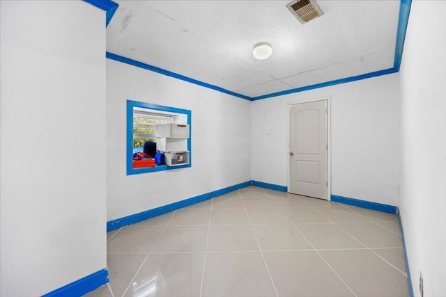 3072 E Olive Road, Pensacola, FL 32514