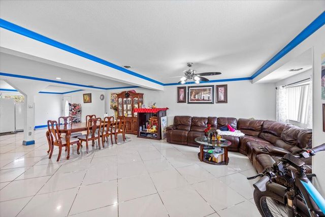 3072 E Olive Road, Pensacola, FL 32514