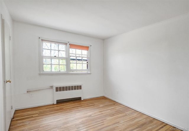 5 Chatham Place, Dix Hills, NY 11746