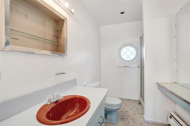 5 Chatham Place, Dix Hills, NY 11746