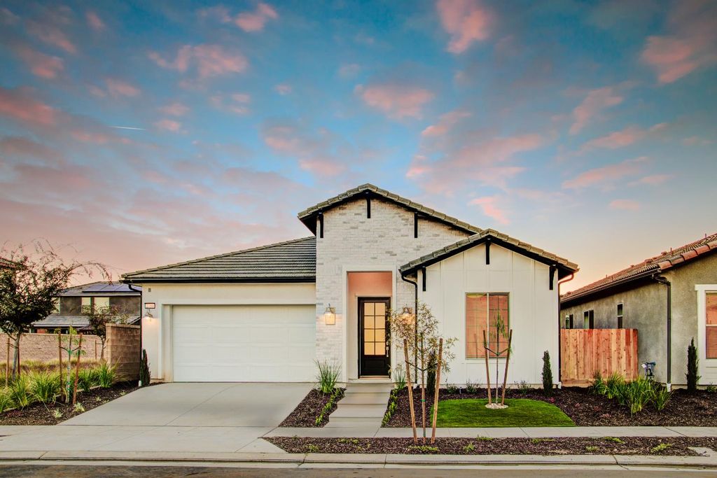 6351 E Millie Drive, Fresno, CA 93727