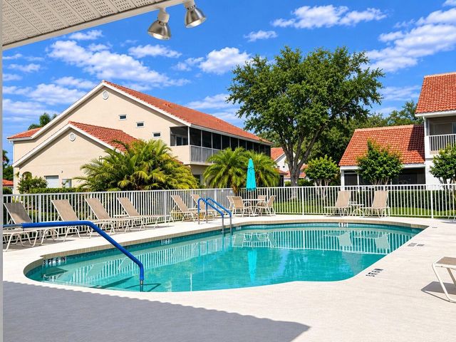 6714 FAIRVIEW TERRACE 1-201, Bradenton, FL 34203