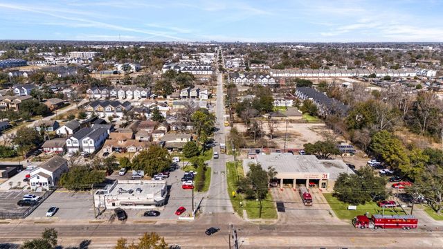 104 E 44th Street, Houston, TX 77018