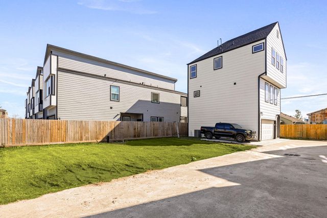 104 E 44th Street, Houston, TX 77018