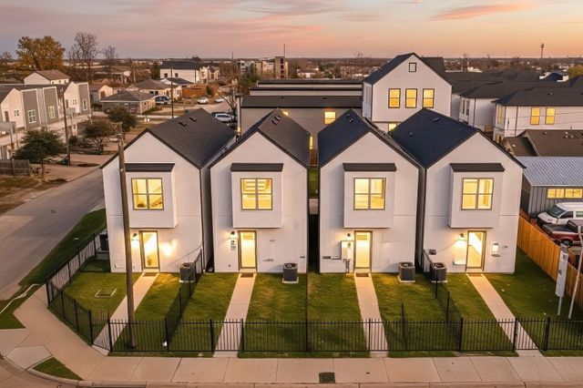 104 E 44th Street, Houston, TX 77018