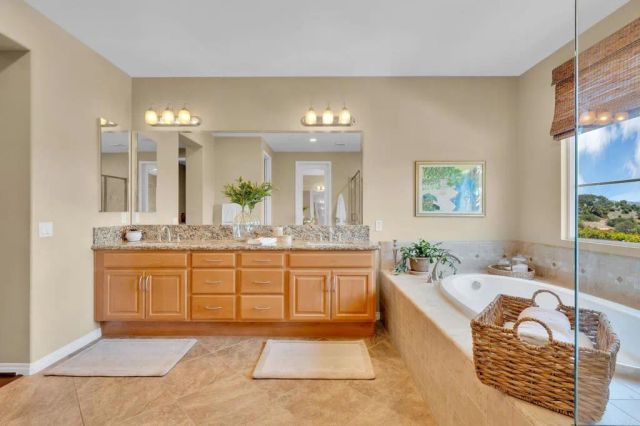2855 Windstone Glen, Escondido, CA 92027