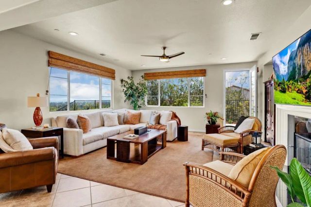 2855 Windstone Glen, Escondido, CA 92027