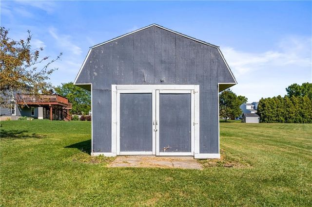 1601 Flaxen Drive, Farmington, NY 14425