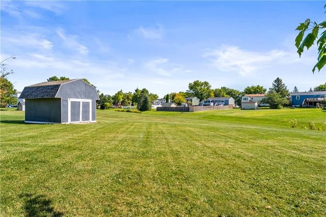 1601 Flaxen Drive, Farmington, NY 14425