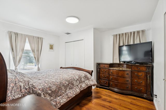 5 Liberty Court, Howell, NJ 07731