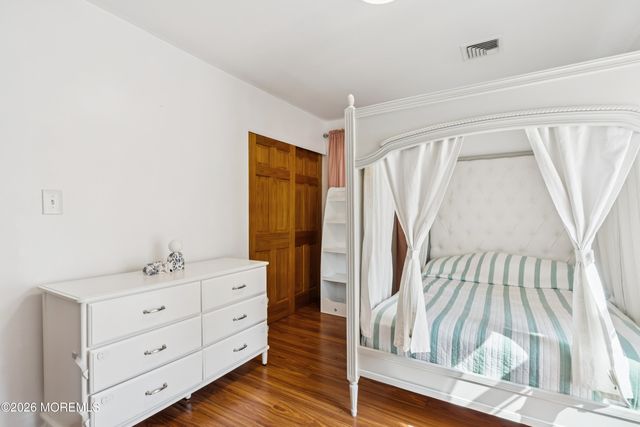 5 Liberty Court, Howell, NJ 07731