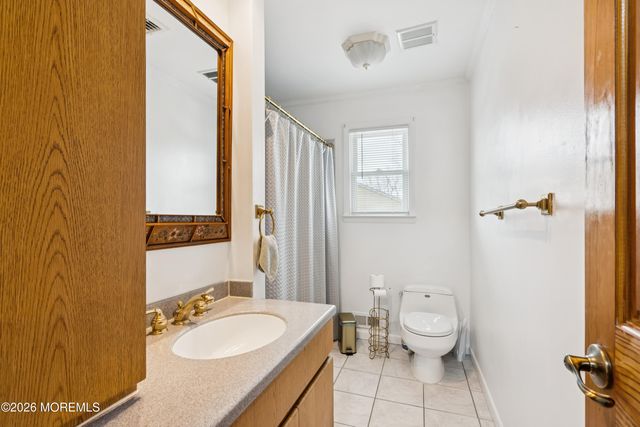 5 Liberty Court, Howell, NJ 07731