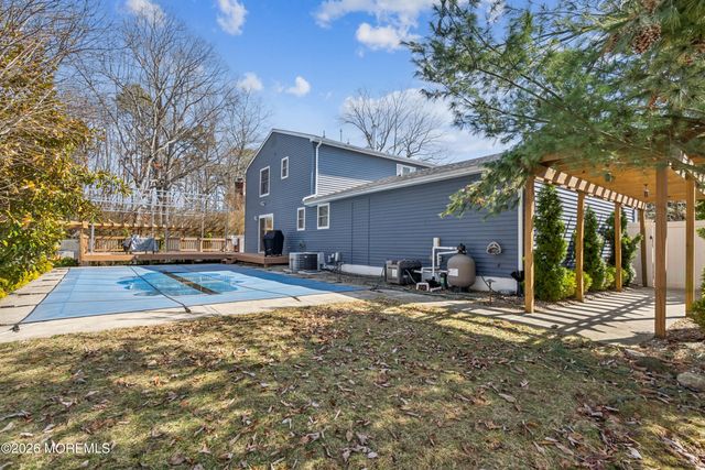 5 Liberty Court, Howell, NJ 07731