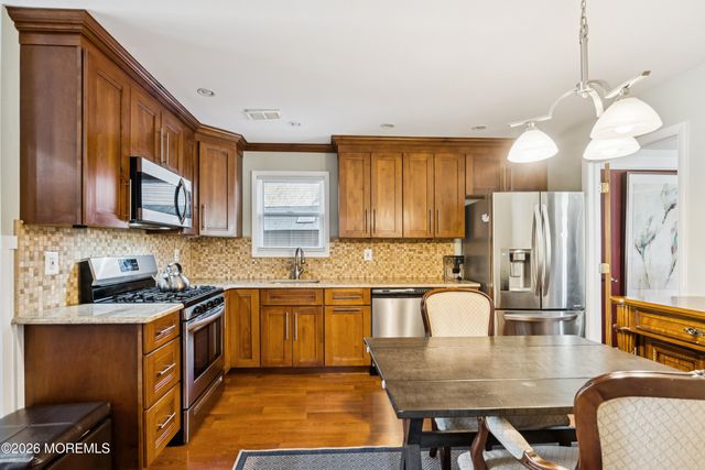 5 Liberty Court, Howell, NJ 07731