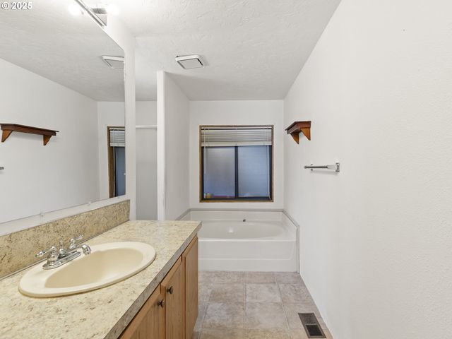 507 Ne 99TH St 82, Vancouver, WA 98665