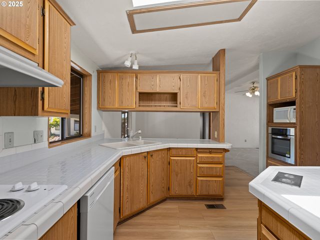 507 Ne 99TH St 82, Vancouver, WA 98665