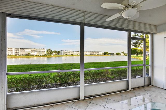 1090 Guildford E 1090, Boca Raton, FL 33434