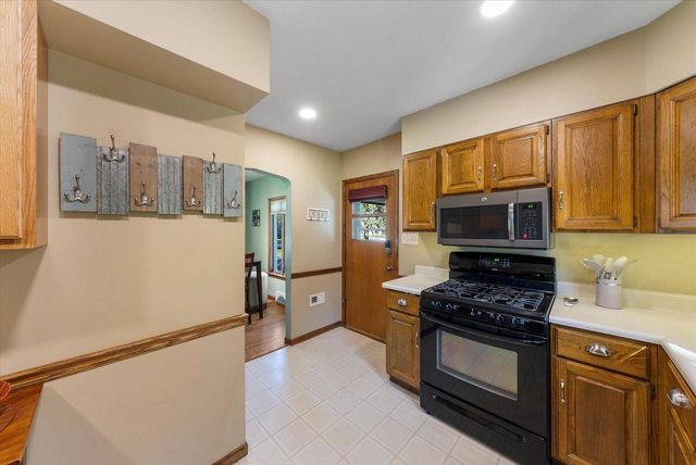 5210 S Froemming DRIVE, Hales Corners, WI 53130