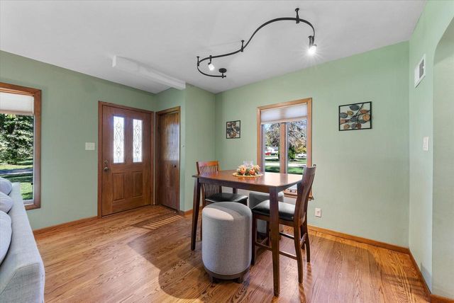 5210 S Froemming DRIVE, Hales Corners, WI 53130