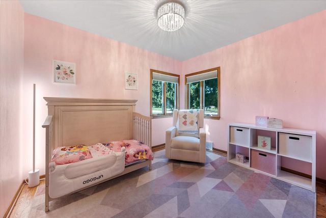 5210 S Froemming DRIVE, Hales Corners, WI 53130