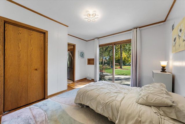 5210 S Froemming DRIVE, Hales Corners, WI 53130