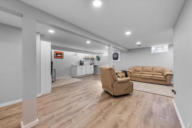 5210 S Froemming DRIVE, Hales Corners, WI 53130