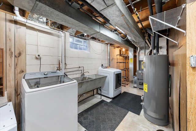 5210 S Froemming DRIVE, Hales Corners, WI 53130