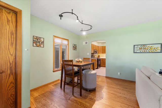 5210 S Froemming DRIVE, Hales Corners, WI 53130