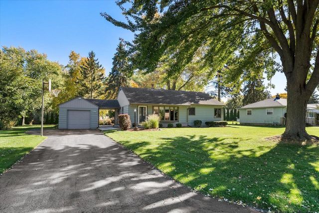 5210 S Froemming DRIVE, Hales Corners, WI 53130