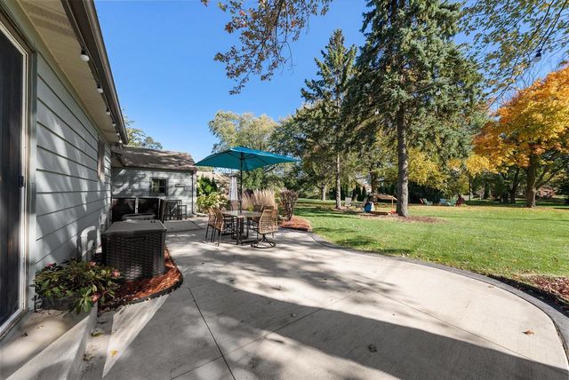 5210 S Froemming DRIVE, Hales Corners, WI 53130