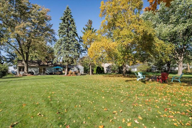 5210 S Froemming DRIVE, Hales Corners, WI 53130